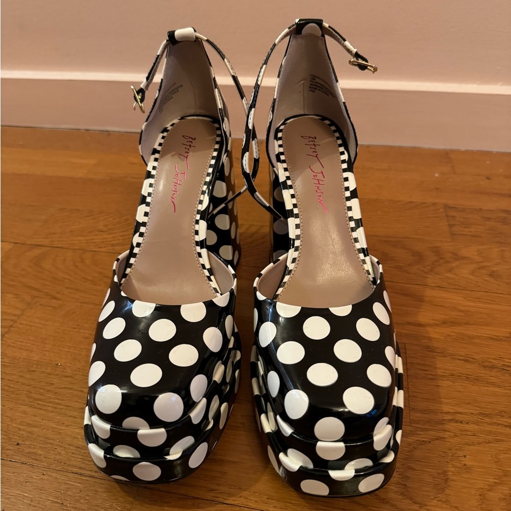 Brand New never worn Betsey Johnson polka dot platform heels - sz 10 TTS